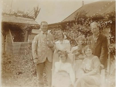 MRS MULLEY WITH DAUGHTERS, CANVEY ISLAND 