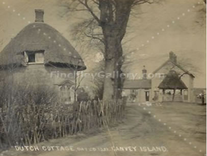 POSTCARD OF THE DUTCH COTTAGE & VILLAGE PUMP c1914 